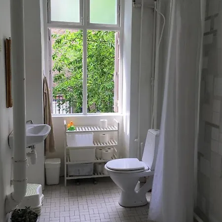 Bed & Bath With Lovely Surroundings 住宿加早餐酒店 *